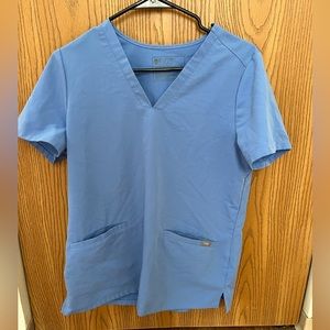 Figs scrub top in ceil blue